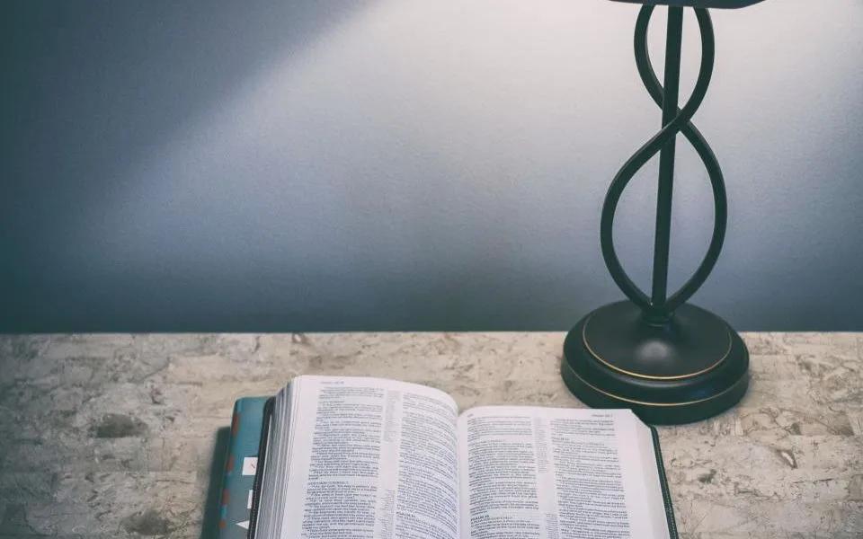 Evening light and sleep: the 60-minute wind-down