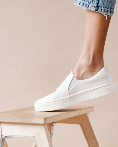Fehér bőr slip-on sneaker