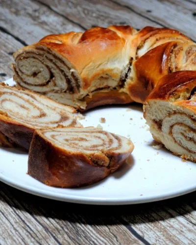 Diós-fahéjas kalácskoszorú (600 g)