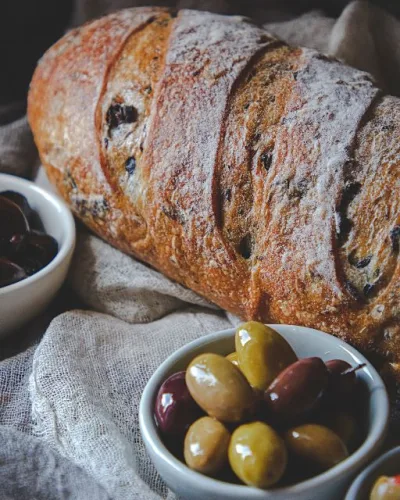 Olívás kovászos bátard (500 g)