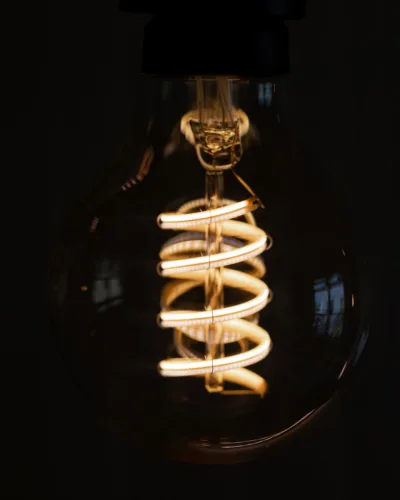 Lumo spirál filament LED izzó, E27, 2200 K