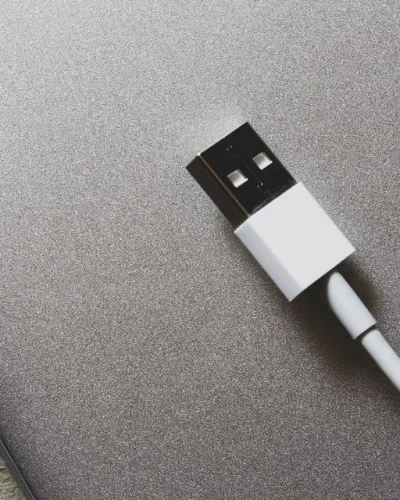 Ércvonal USB-A – USB-C adat- és töltőkábel, 1 m, fehér