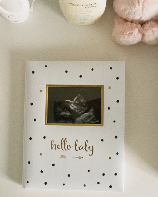 „Hello baby” babanapló – az első év emlékkönyve