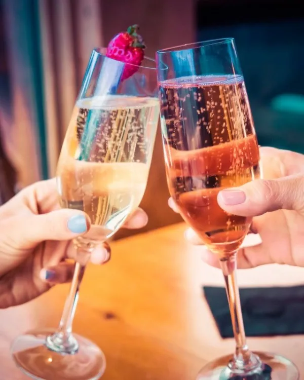 Etyeki Brut Rosé pezsgő