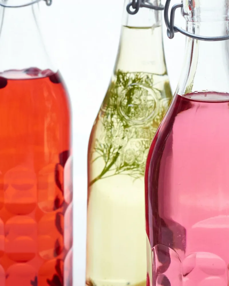 Erjedő élőflórás kombucha – Gyömbér–alma