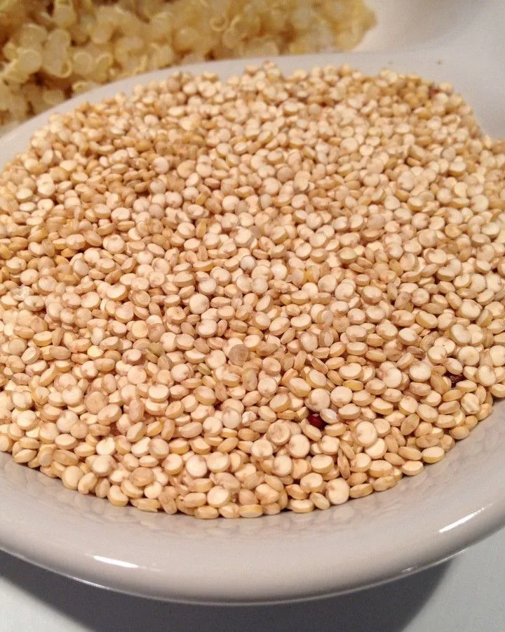 Puffasztott quinoa, tengeri sóval