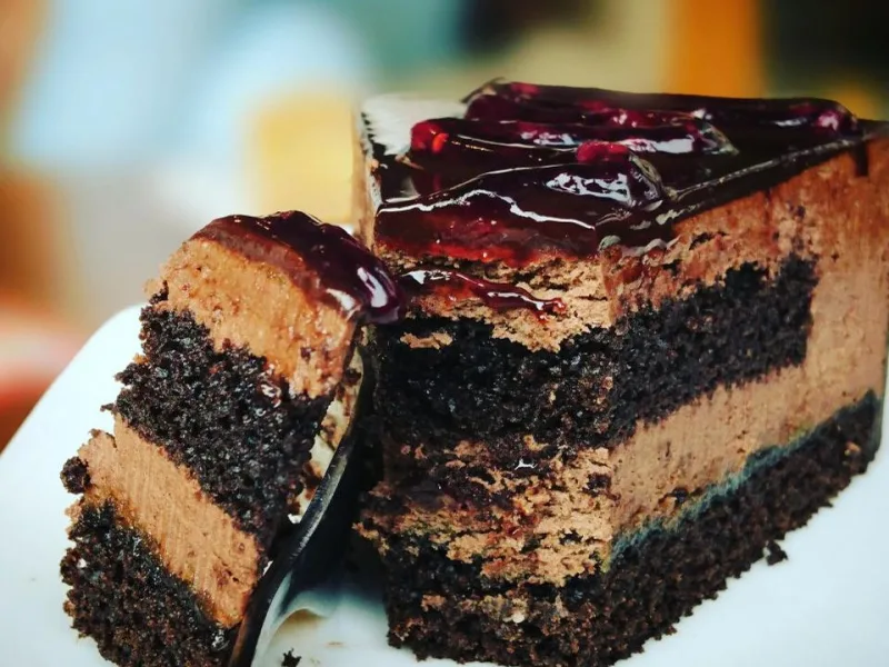 Házi csokoládétorta szelet