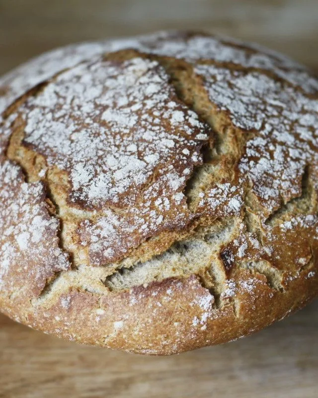 Fehér kovászos cipó (1 kg)