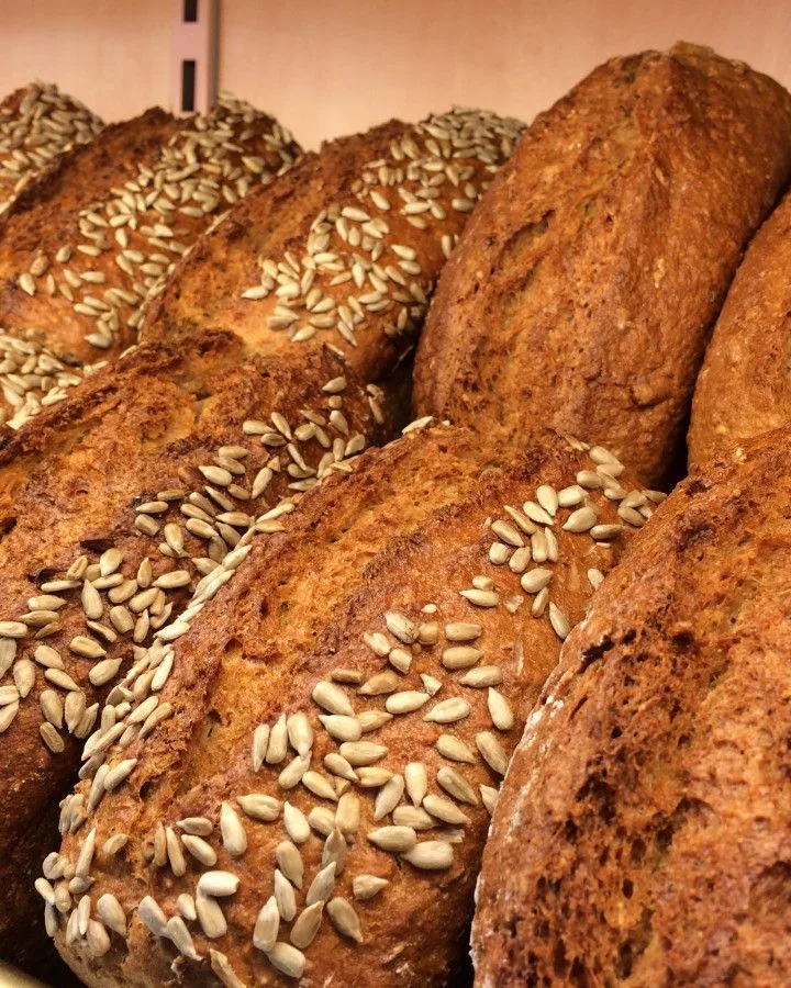 Magvas teljes kiőrlésű kenyér (600 g)