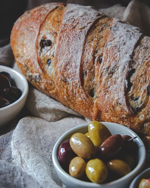 Olívás kovászos bátard (500 g)