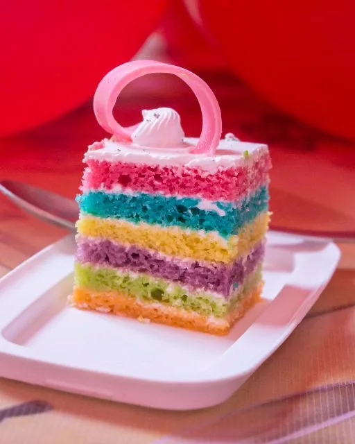 Szivárvány születésnapi torta