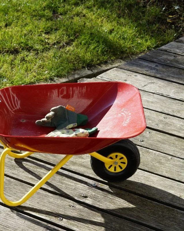 Kalapács Pro építőipari talicska 100 l, tömör kerékkel