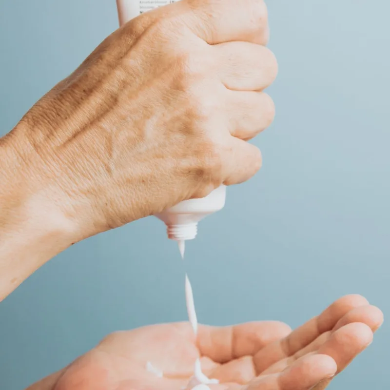 Liliom Labor urea kézkrém 75 ml