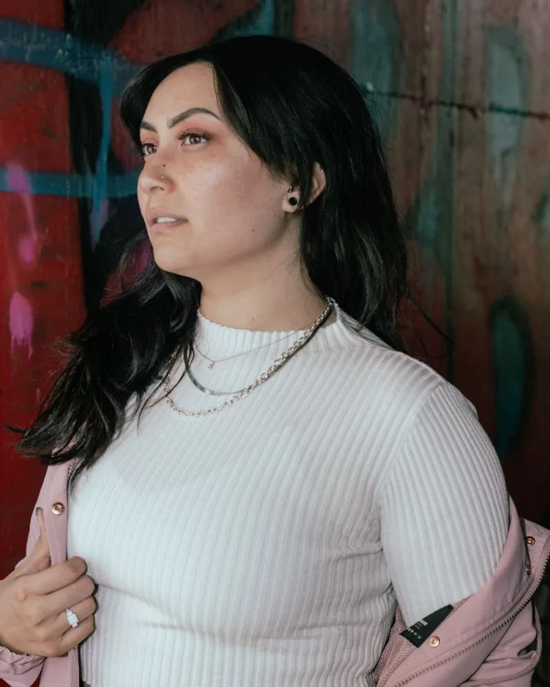 Borda crop póló — tört fehér