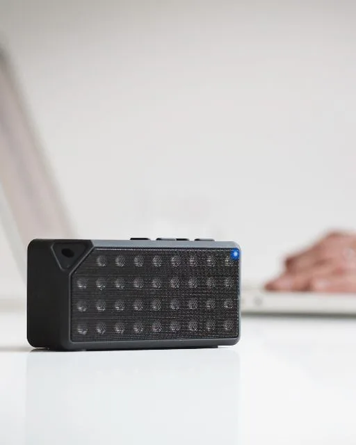 Aurel Block kompakt Bluetooth-hangszóró